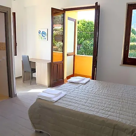 Couette-café Solandra Tropea