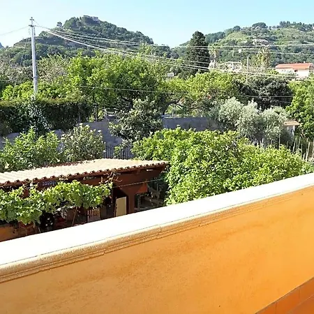 Solandra Couette-café Tropea