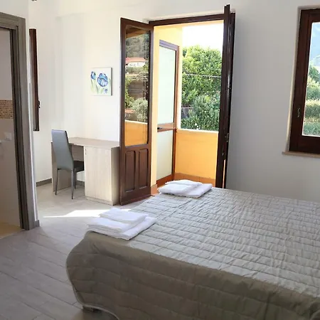Solandra Bed & Breakfast 3*