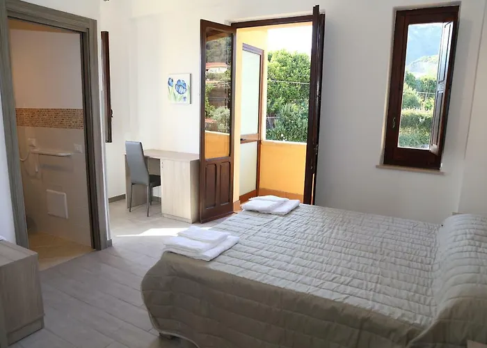 Solandra Oda ve Kahvaltı 3*